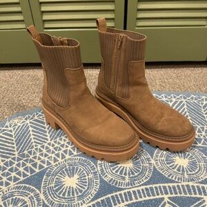 Universal Thread Tan Ankle Boots